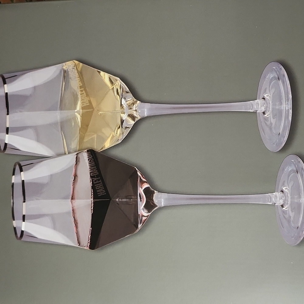 HARLEY DAVIDSON GEOMETRIC WINE GLASS SET
